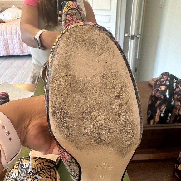 Excellent pre loved conditions Gucci Flats - Picture 13 of 16